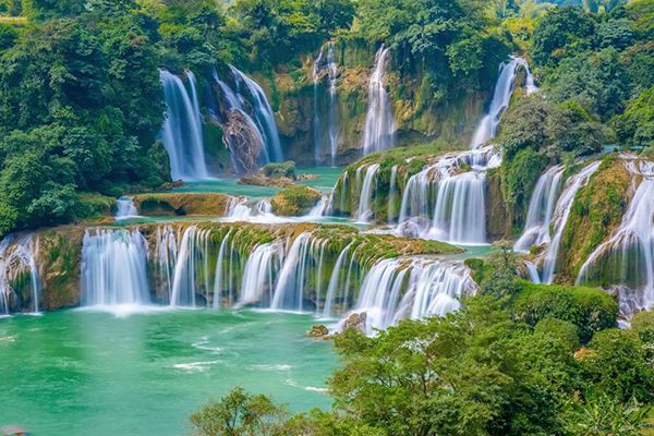 Ban Gioc Waterfall , Biggest waterfall in Vietnam