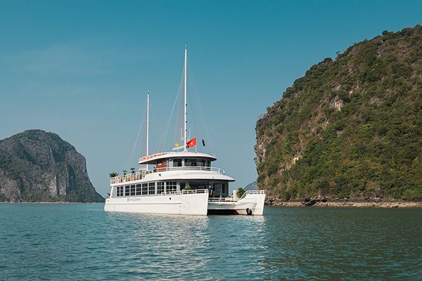 Halong Catamaran Day trip