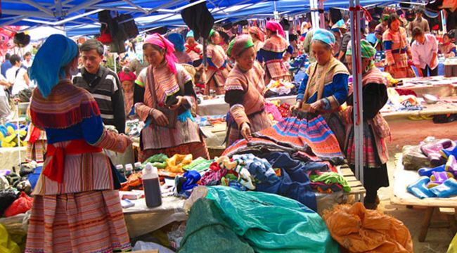 Bac Ha Market 2 Days 1 Night 